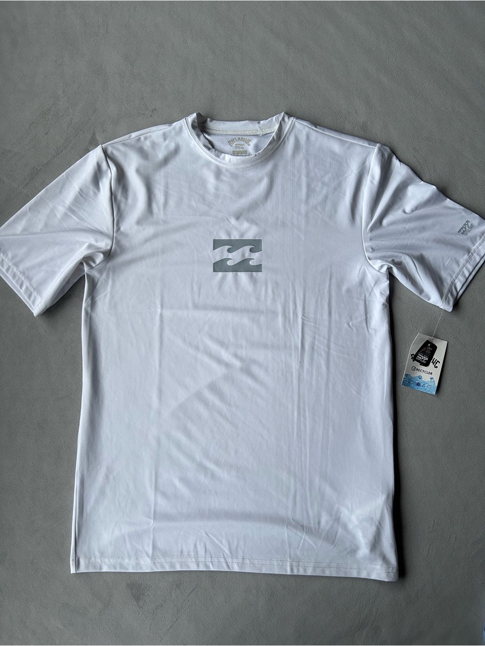 Billabong ~ All Day Wave Rash Guard ~ White ~ Men’s Size Small ~ Brand New!
